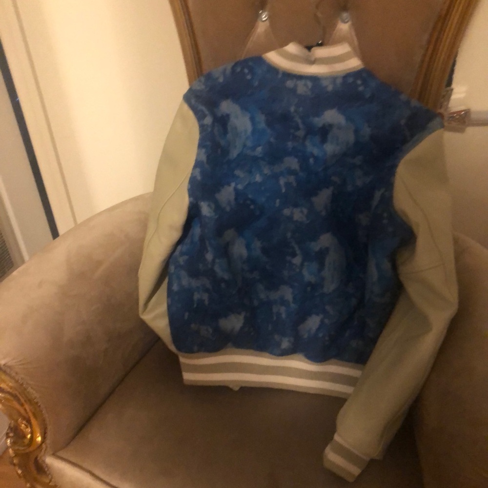 Jacket - Picture 2 of 7